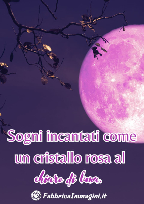 Sogni incantati come un cristallo rosa al chiaro di luna